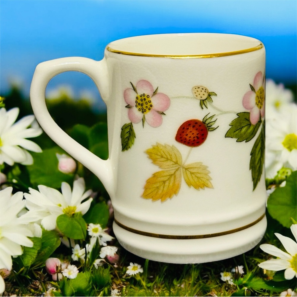 Vintage Wedgwood Wild Strawberry Miniature Tankard Rare Discontinued Mini Cup